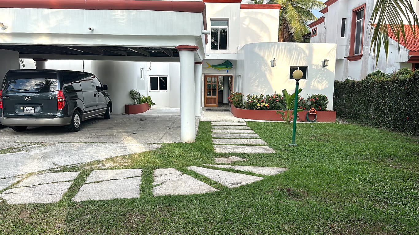 Lodge_Entrance